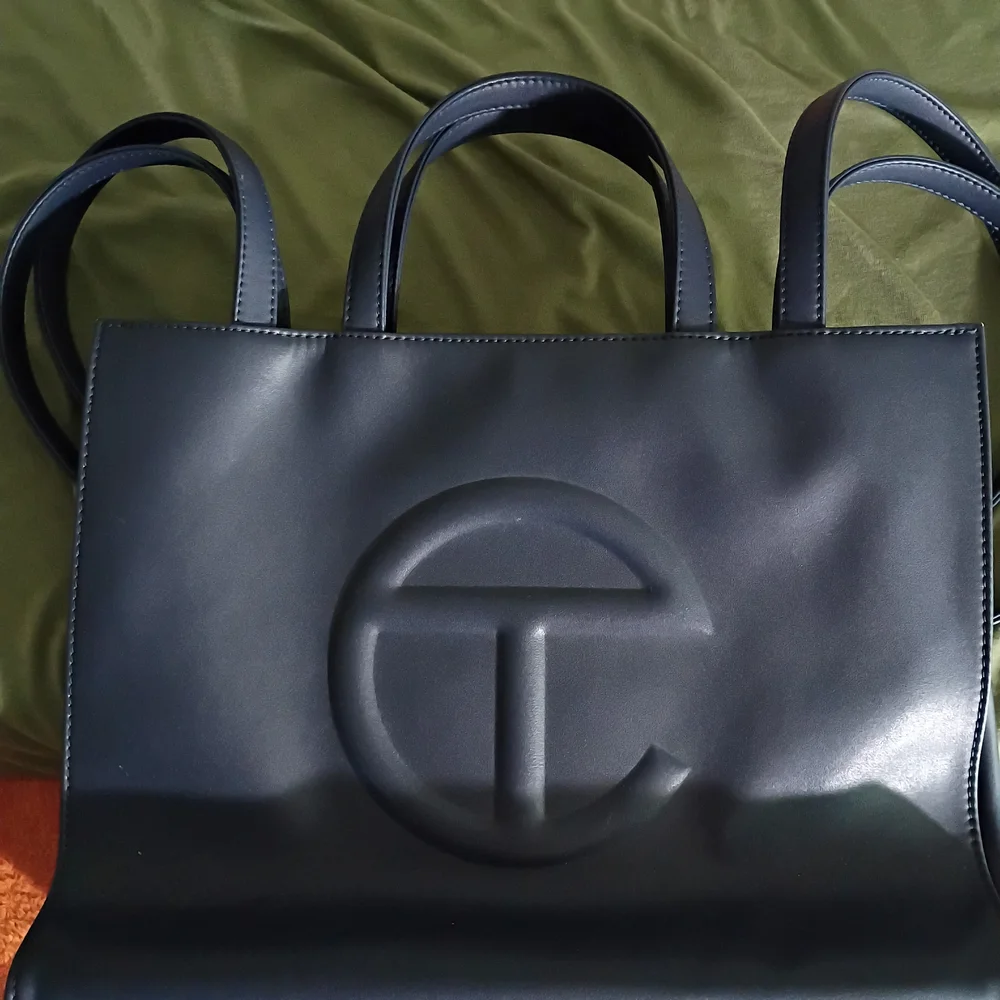 🌟 TELFAR Medium Shopping Tote in Navy Blue - Like New Condition! 🌟 - Picture 16 of 16